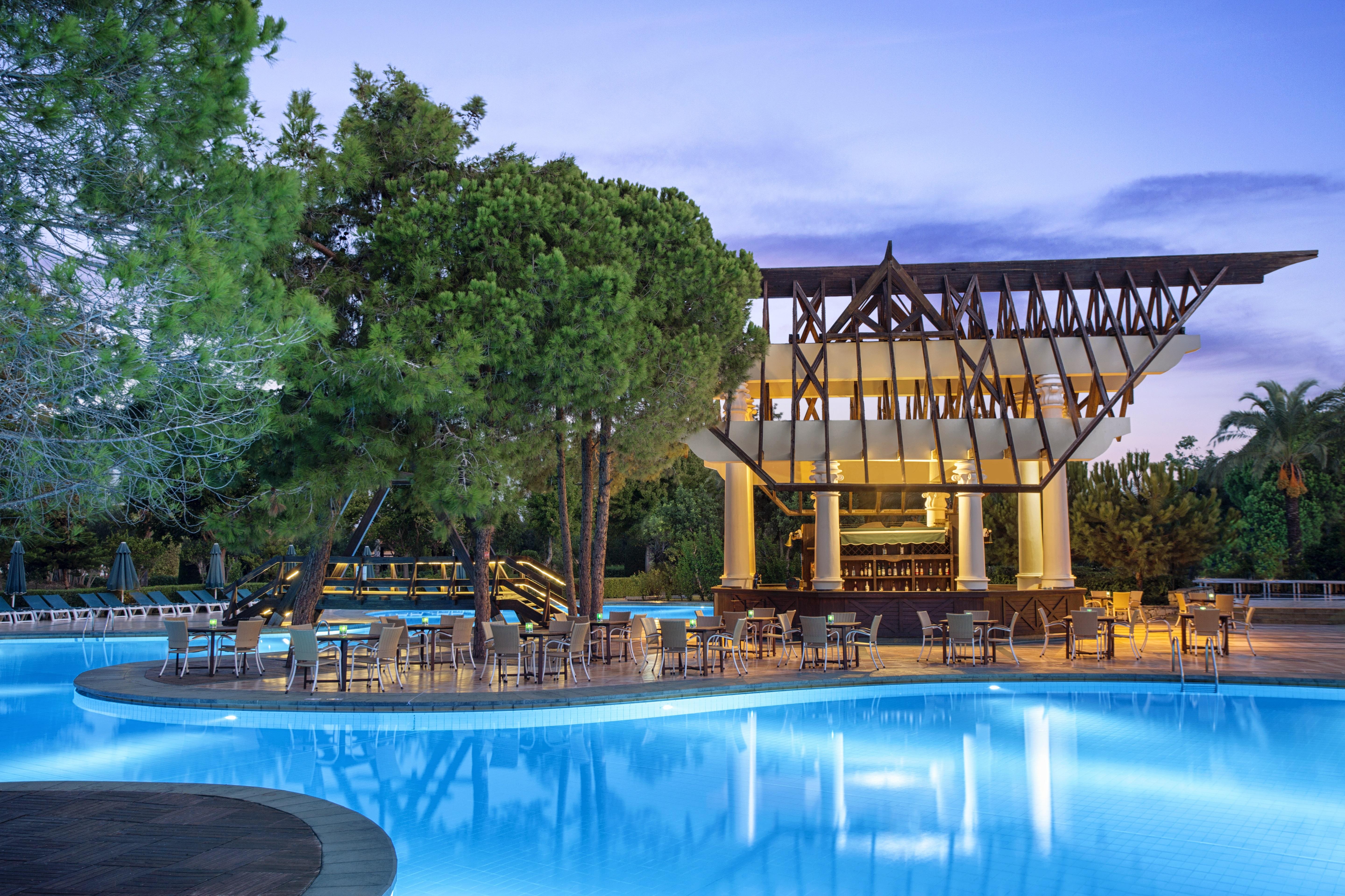 Ic ホテルズ グリーン パレス アンタルヤ エクステリア 写真 The pool at the hotel