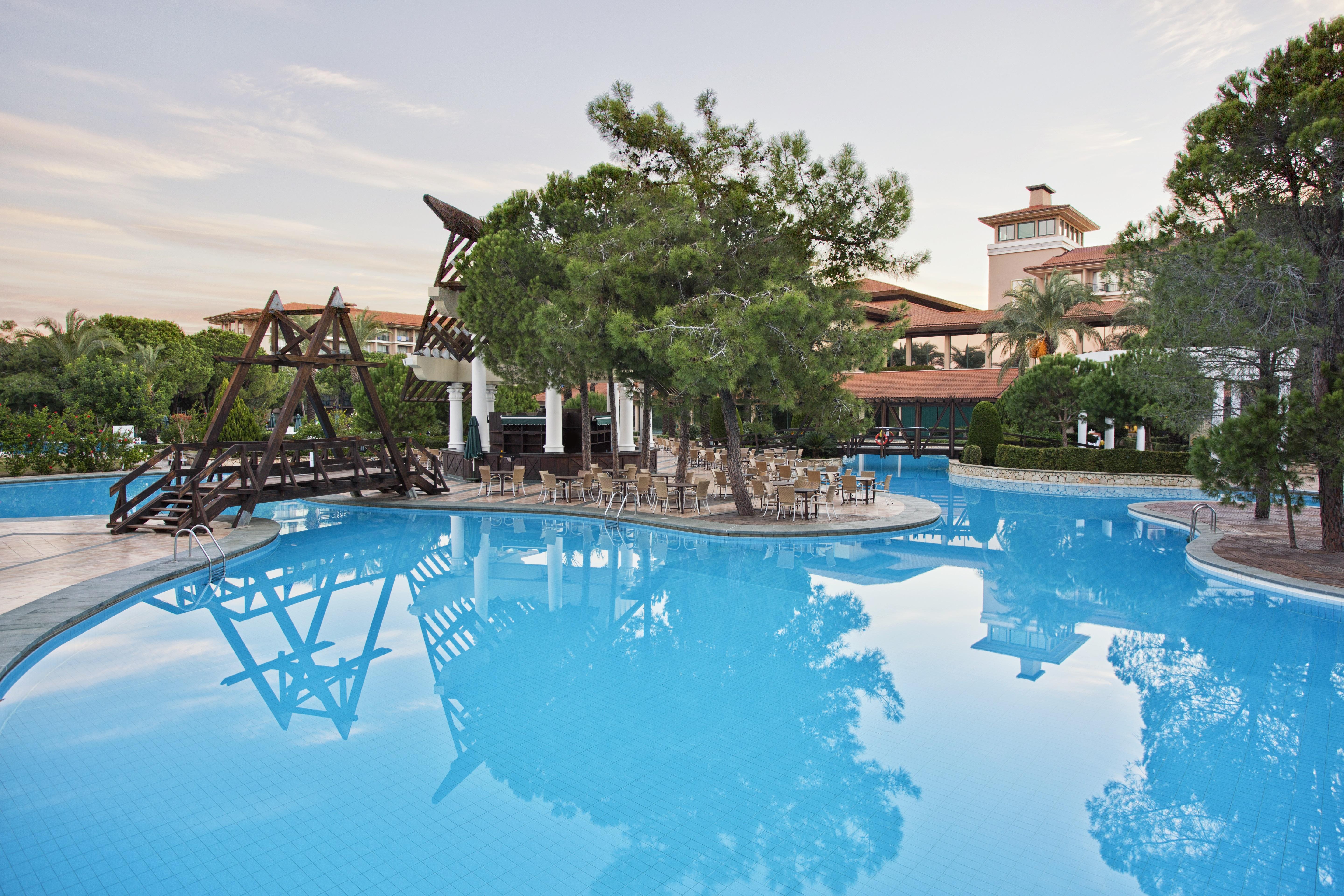 Ic ホテルズ グリーン パレス アンタルヤ エクステリア 写真 Pool at the Sheraton Nha Trang Hotel & Spa Resort